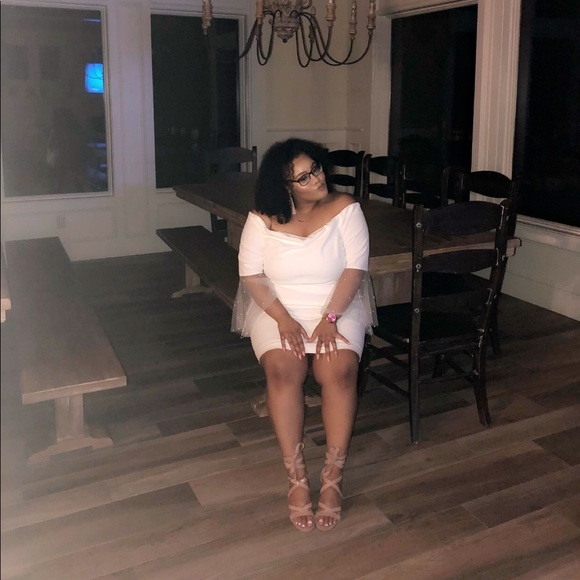 •Dress - Picture 3 of 3